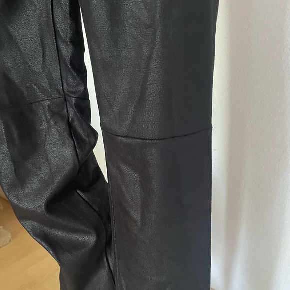 Textured faux leather leggings - Picture 1 of 7